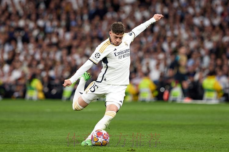 西媒:皇马首席球探关注福登 曾参与引进巴尔韦德